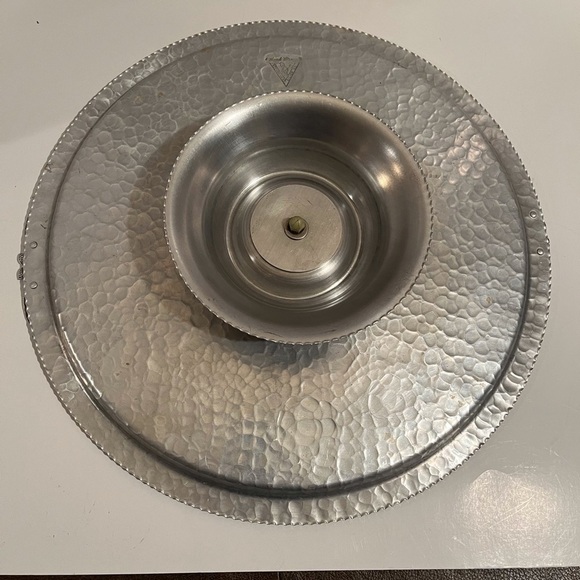 Vintage Hand Wrought Hammered Aluminum Lazy Susan w Tulip Design - Picture 8 of 11